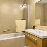 1 Bed Sleeps 4 With Pool