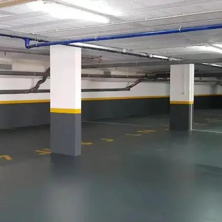 1 Bed Sleeps 4 With Pool Funchal (Madeira)