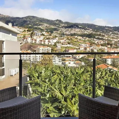 1 Bed Sleeps 4 With Pool Funchal (Madeira)