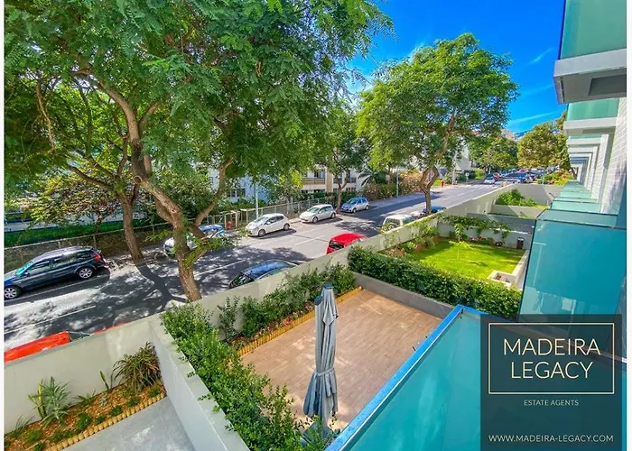 1 Bed Sleeps 4 With Pool Funchal (Madeira)