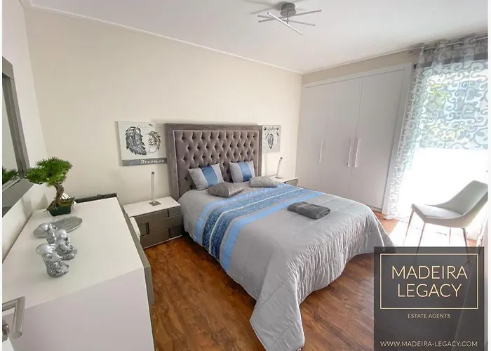 1 Bed Sleeps 4 With Pool * Funchal (Madeira)