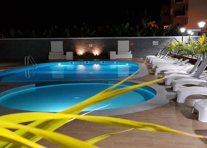 公寓 1 Bed Sleeps 4 With Pool