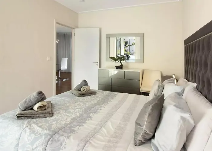 1 Bed Sleeps 4 With Pool 丰沙尔